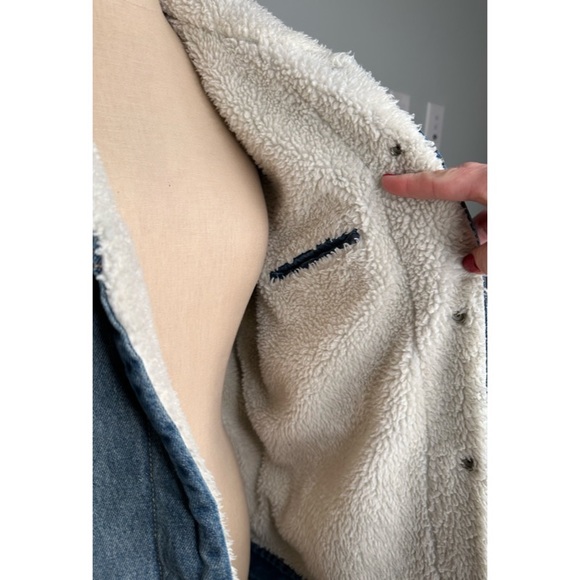 Levi’s Sherpa Trucker Jacket. Size Large. NWOT - Picture 5 of 12